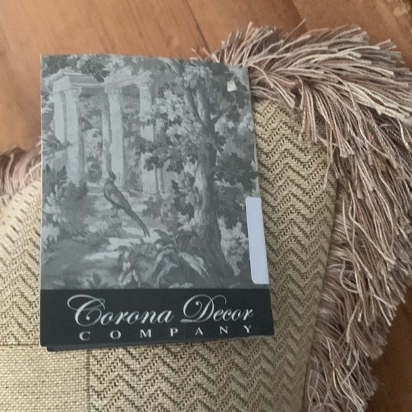 NEW Corona Decor French Woven FeatherDown Filled Dogs Jacquard Decorative Pillow - Picture 4 of 5